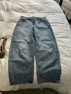 Express Light Blue barrel jeans! Only worn twice and washed. Very comfortable !